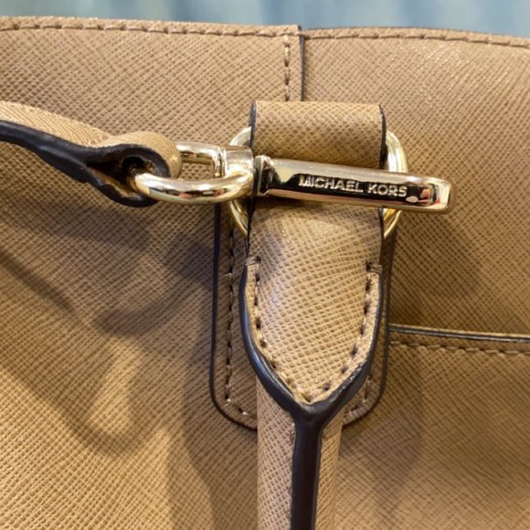 Michael Kors Satchel- Kaki - Large - Picture 9 of 11